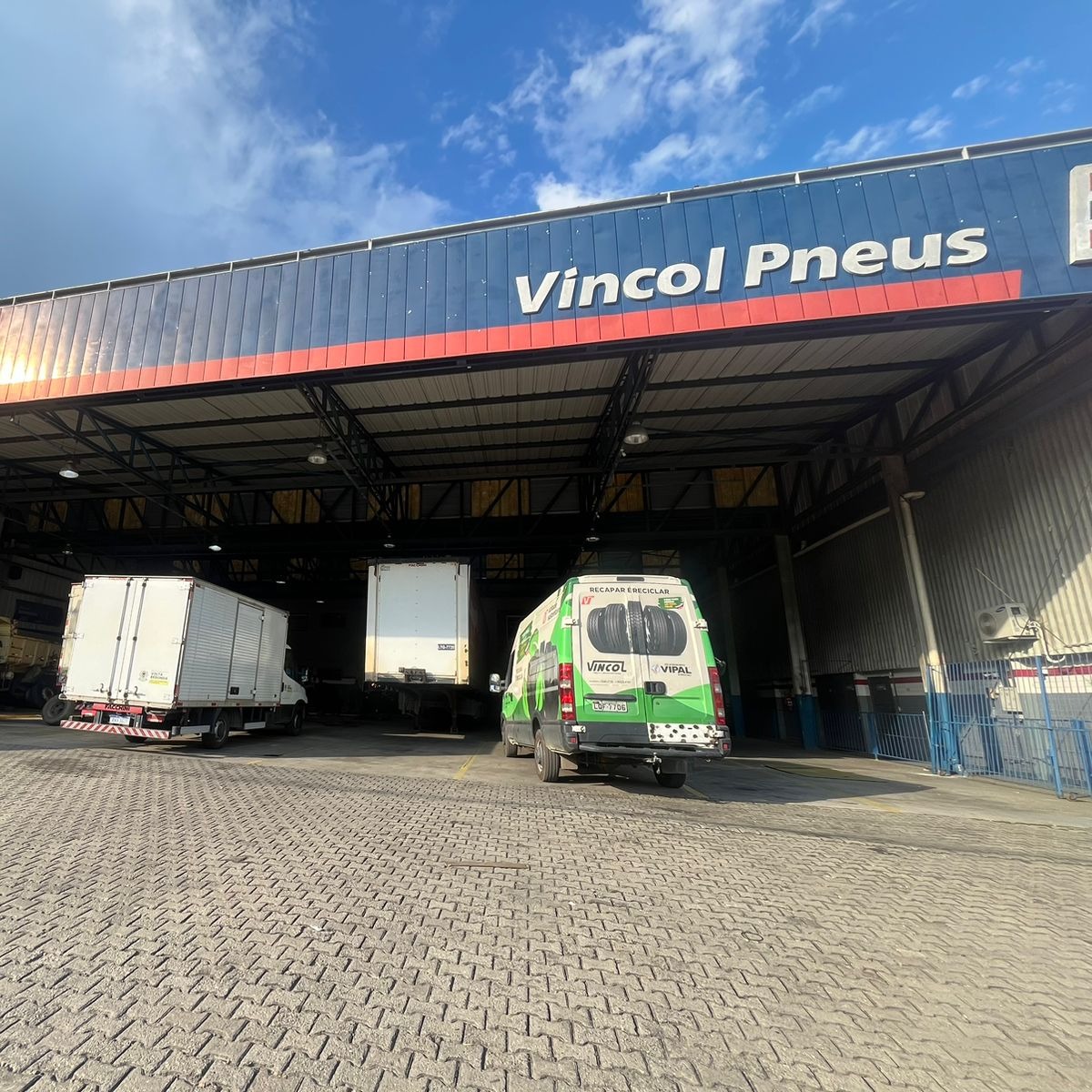 Três Poços (Truck Center e Recauchutadora)